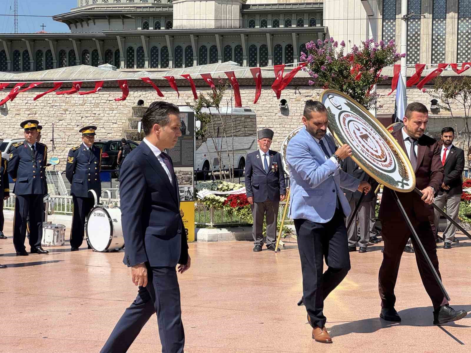 Kıbrıs Barış Harekatı’nın 51. yıl dönümü Kıbrıs gazilerinin katılımıyla Taksim’de kutlandı