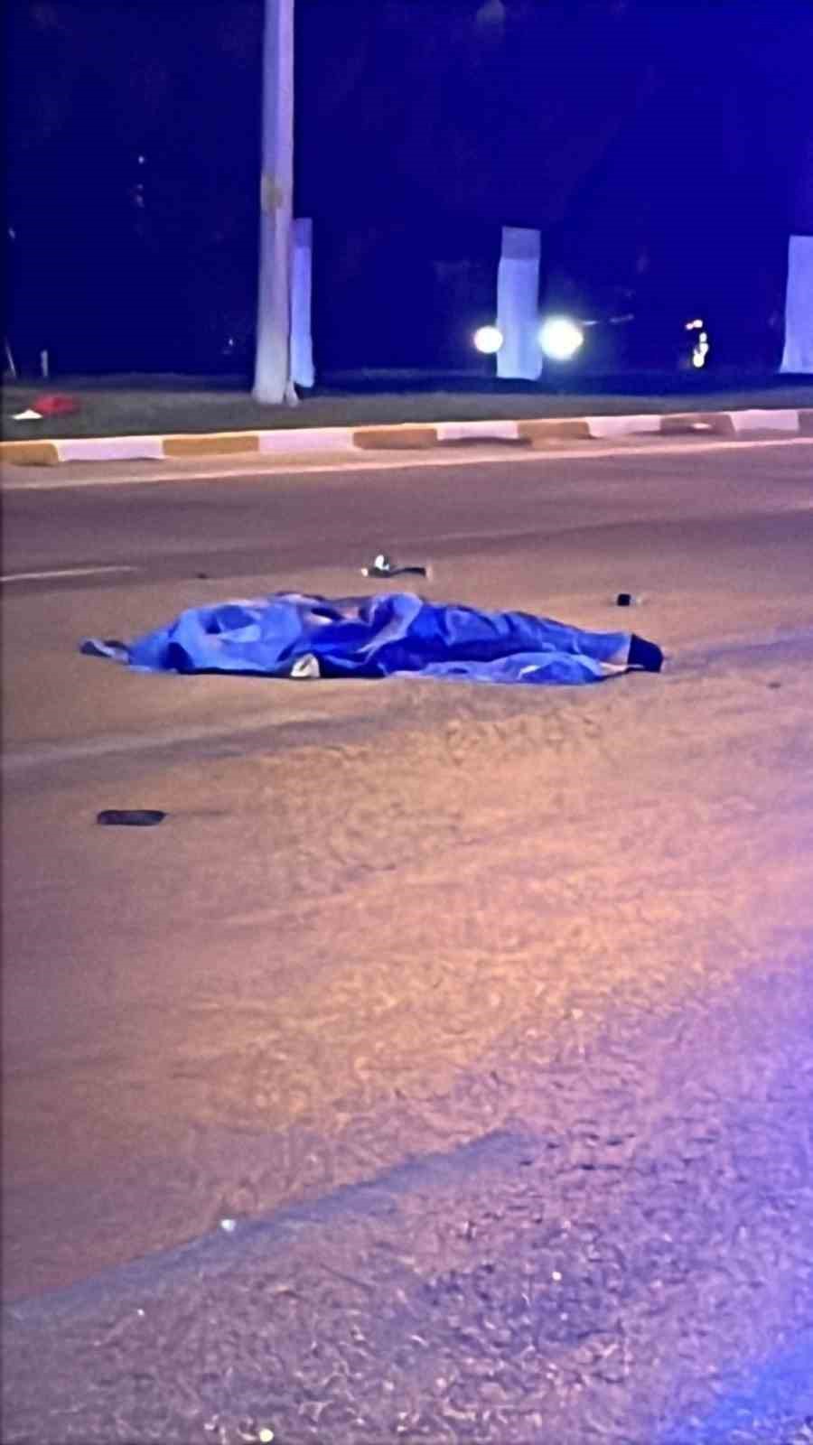 Balıkesir’de motosikletle otomobil kaza yaptı; 1ölü, 1 yaralı