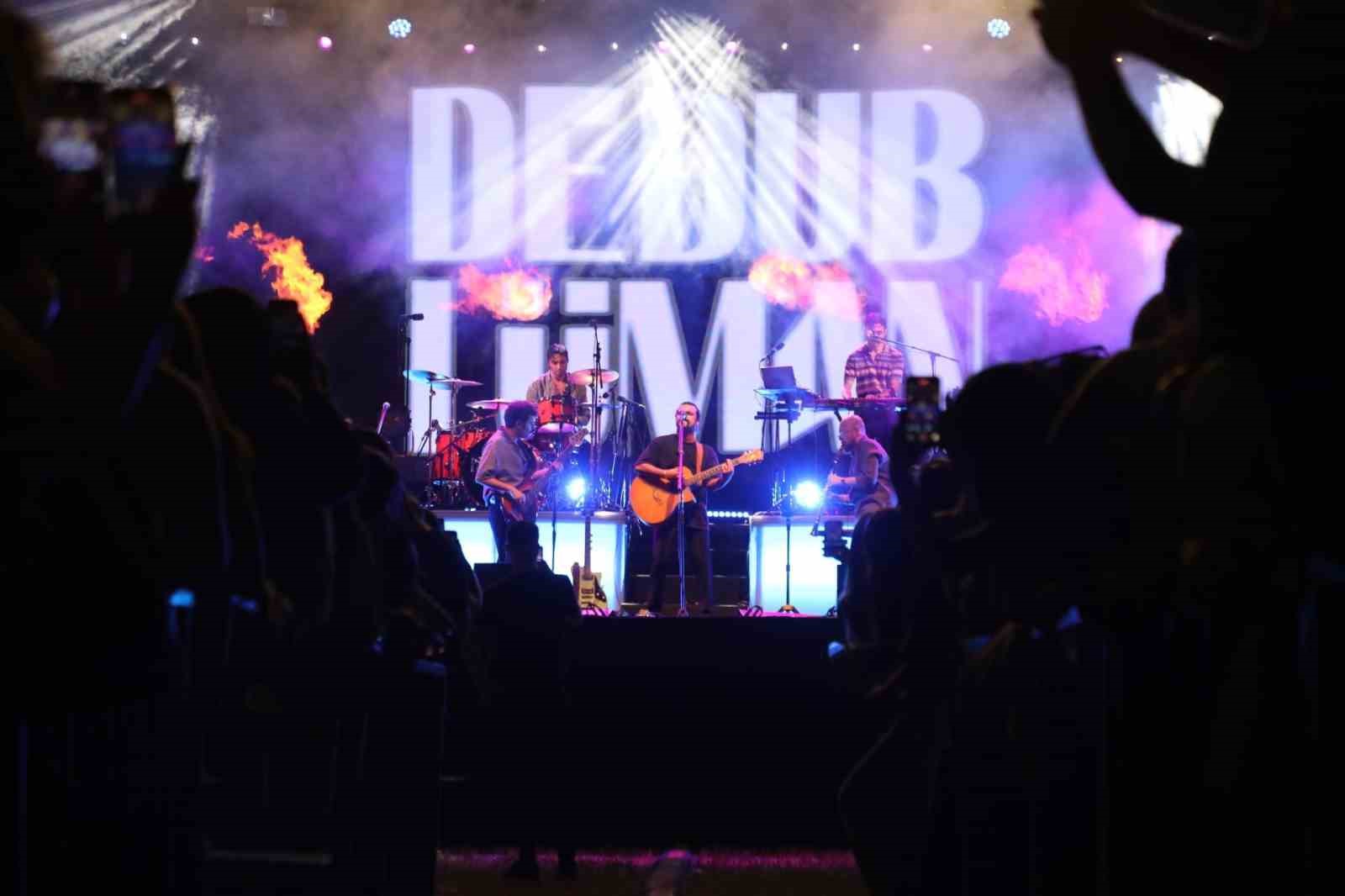 İnegöl’de festival heyecanı Dedublüman konseriyle zirveye ulaştı