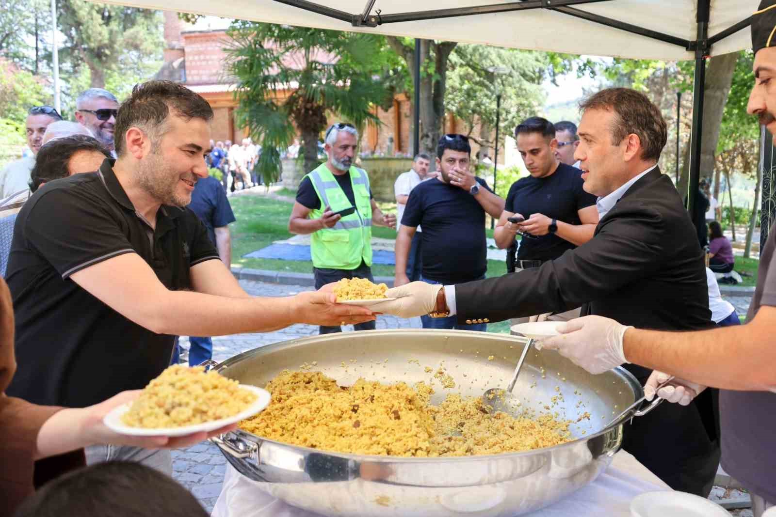Vali Sözer’den geleneksel pilav ikramı