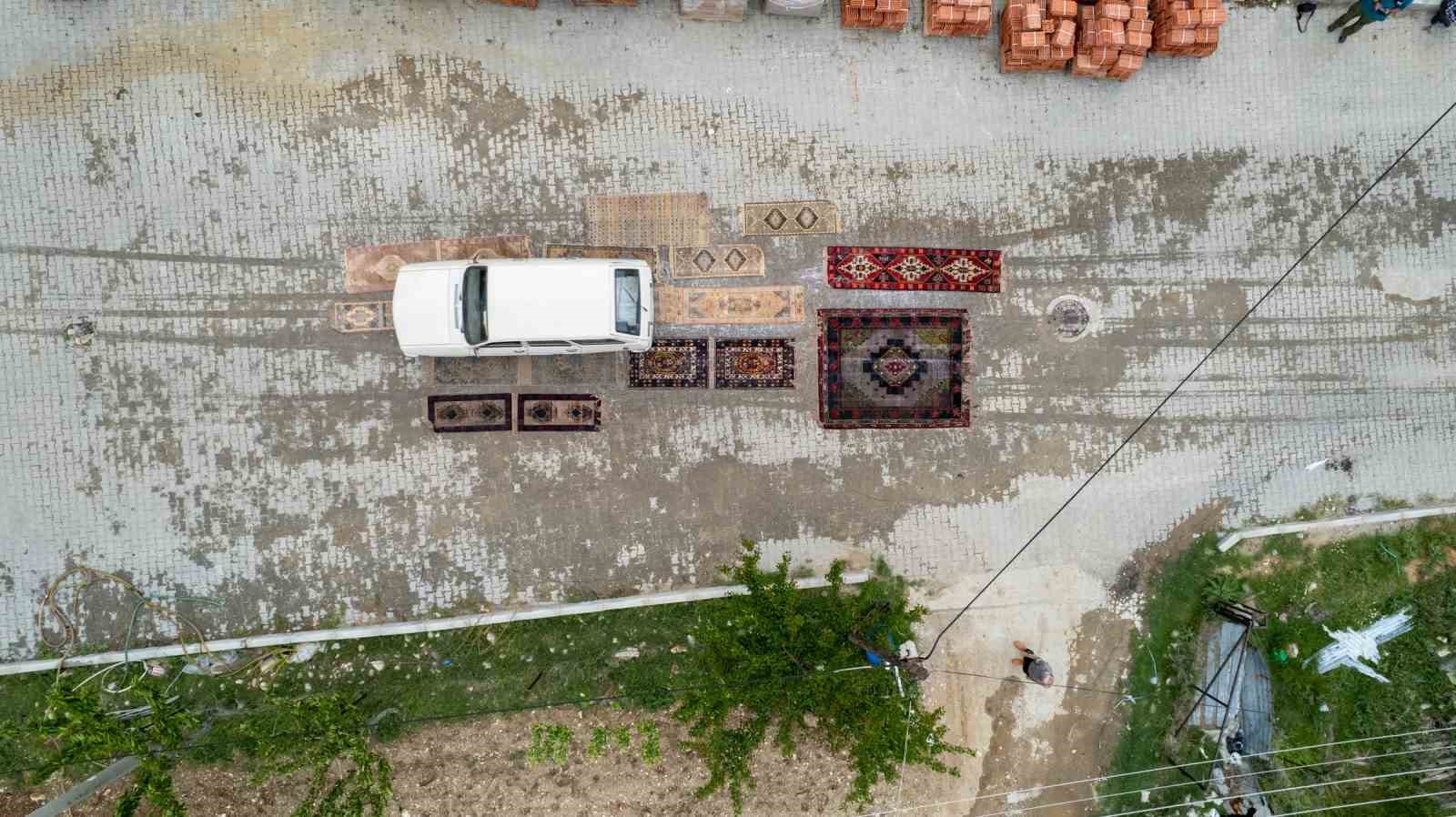 Manisa’da şaşkına çeviren halı eskitme yöntemi