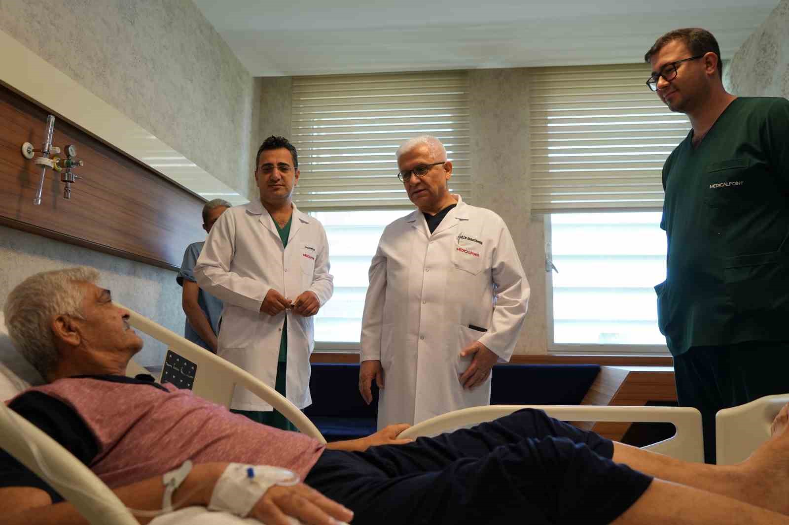 Türkiye’de nadir uygulanan yöntemle hayata tutundu