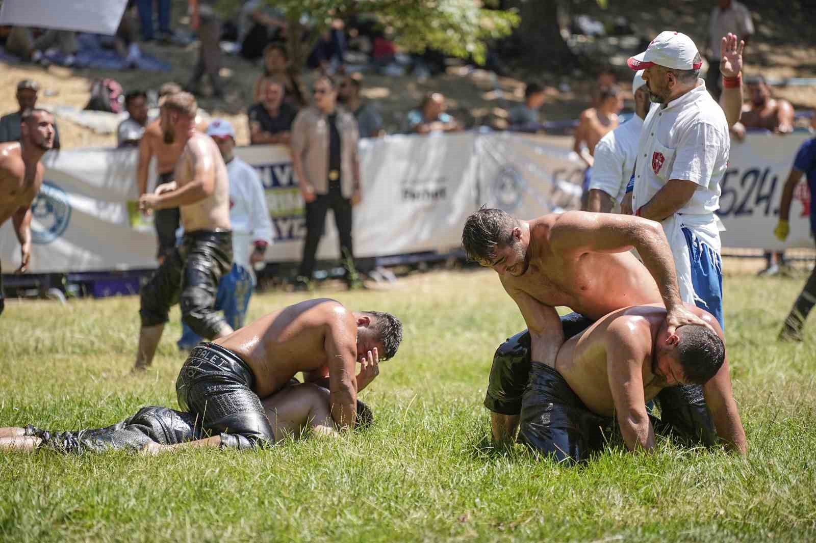 Mahalle 1 g&uuml;nl&uuml;ğ&uuml;ne kadınlara emanet edildi
