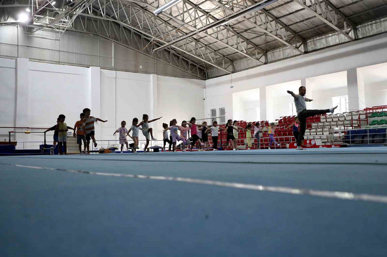 Sakarya&rsquo;da &ccedil;ocuklar sporun her dalında dolu dolu bir yaz tatiline başladı
