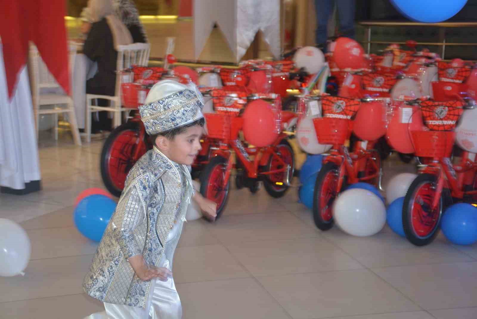 Sinop’ta 25 çocuk için sünnet şöleni