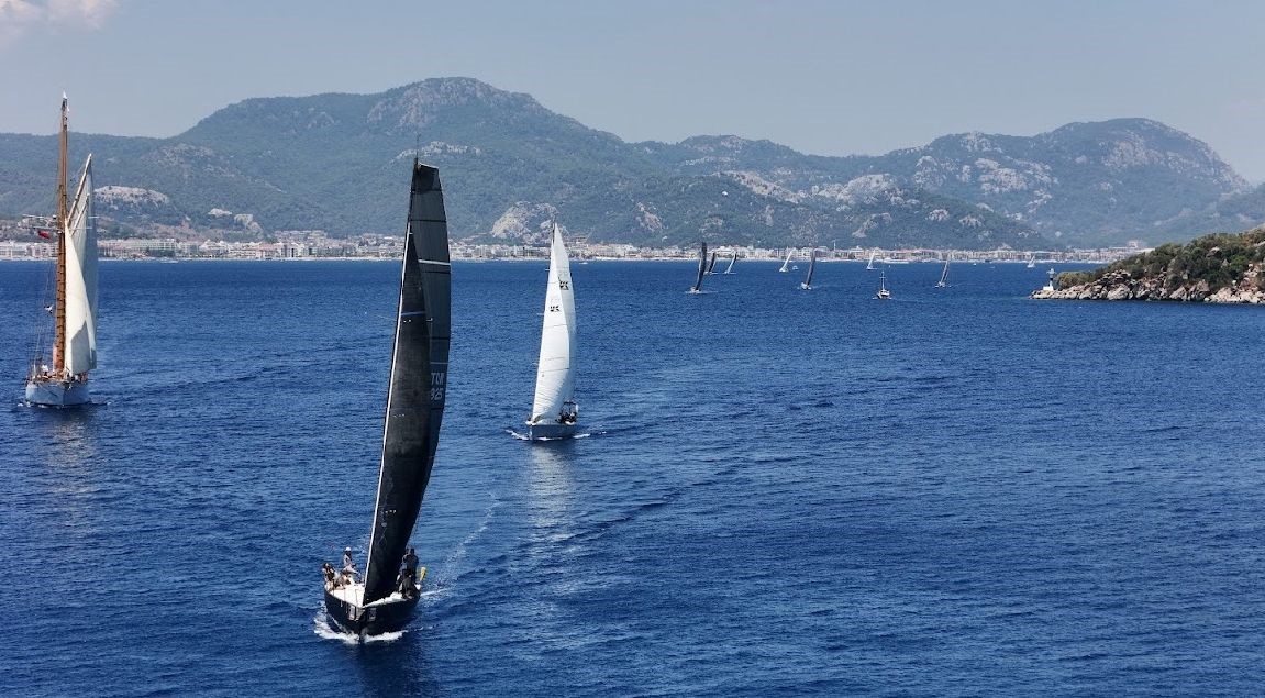Cumhurbaşkanlığı Uluslararası Yat Yarışları’nın Kıbrıs etabı Marmaris’ten start aldı