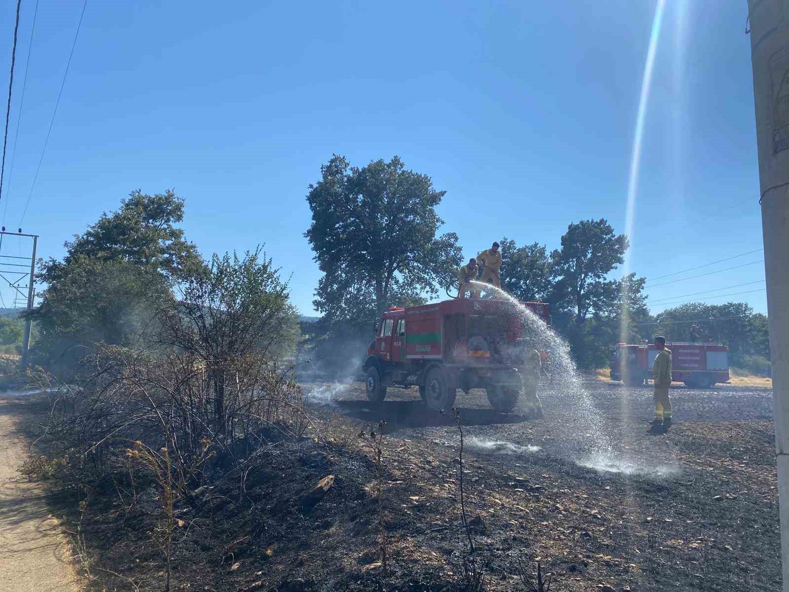 Bilecik’te ormanlık alana sıçrayan yangına müdahale ediliyor