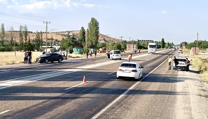 Doğanşehir’de iki araç çarpıştı: 2 yaralı