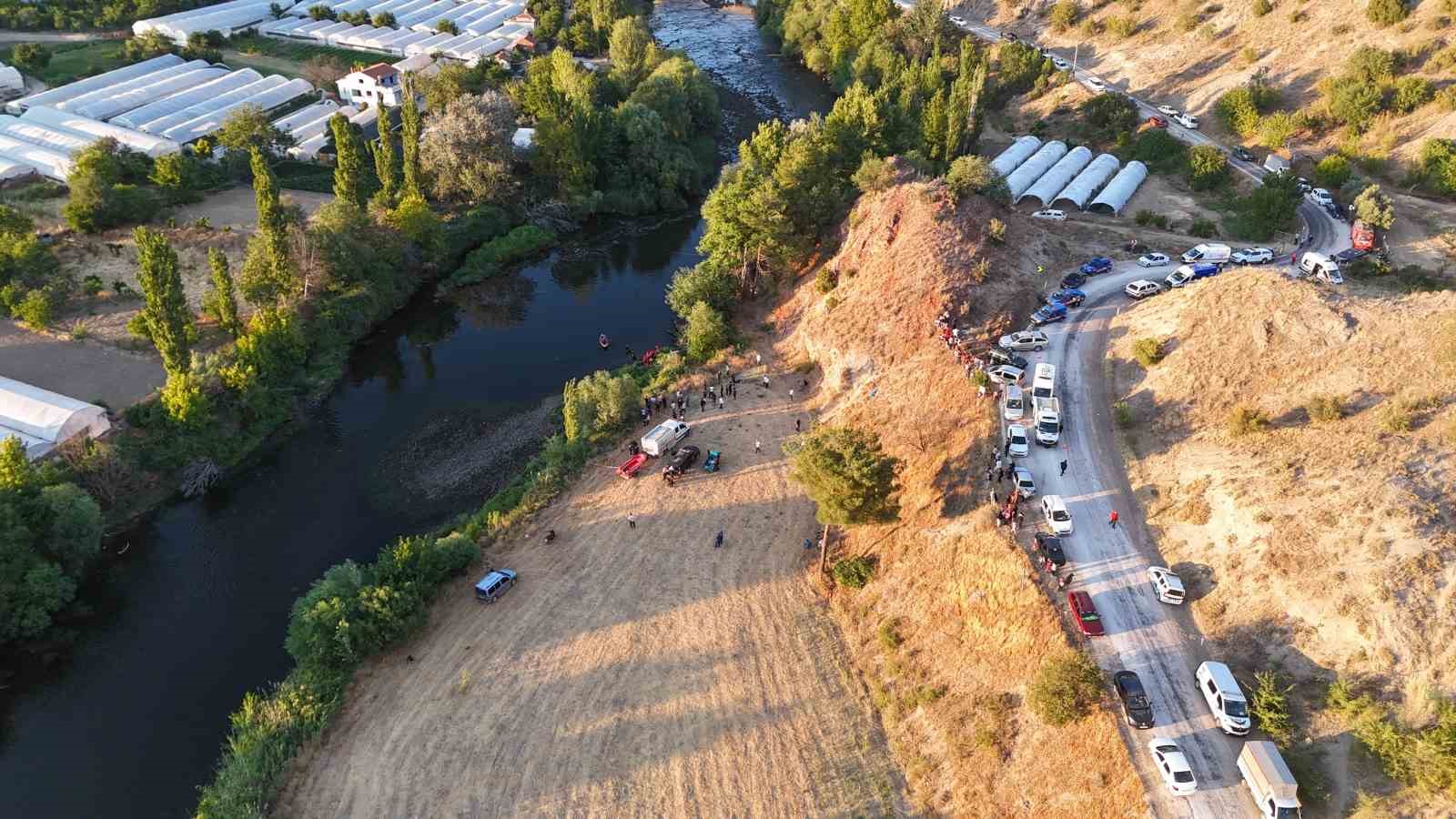 İki çocuğun boğulduğu nehirde çok sayıda ekip çalışmalara katıldı