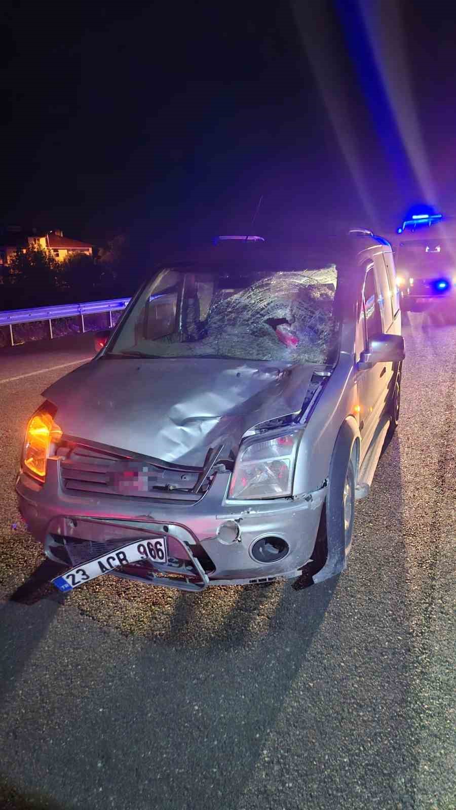 Elazığ’da yolun karşısına geçmek isterken aracın çarptığı kadın öldü