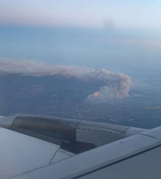 Felaketin boyutu yolcu uçağından böyle görüntülendi
