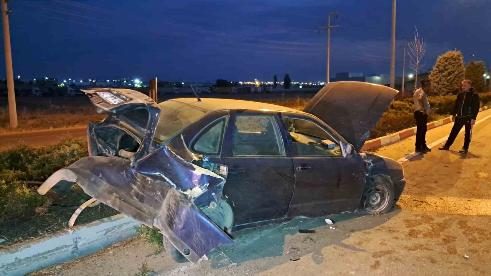 Karaman’da otomobiller çarpıştı: 3 yaralı