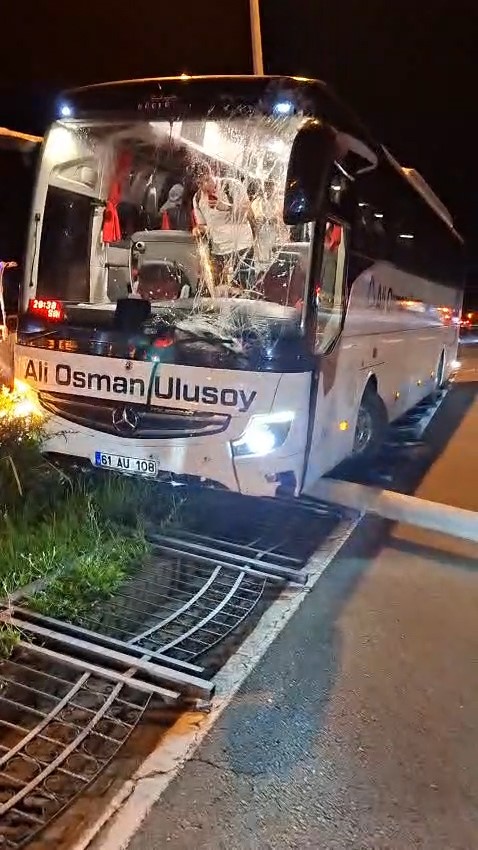 Rize’de yolcu otobüsü kaza yaptı