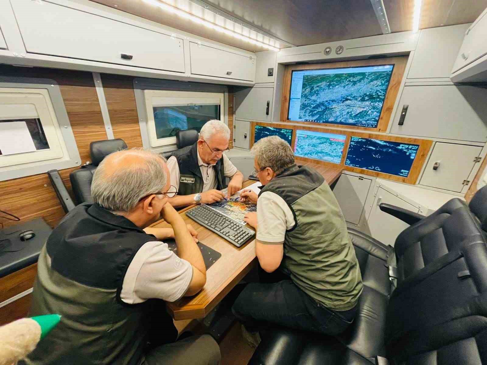 Orman yangını kabusunun ikinci günü: Ekipler çalışmalarına hız verdi