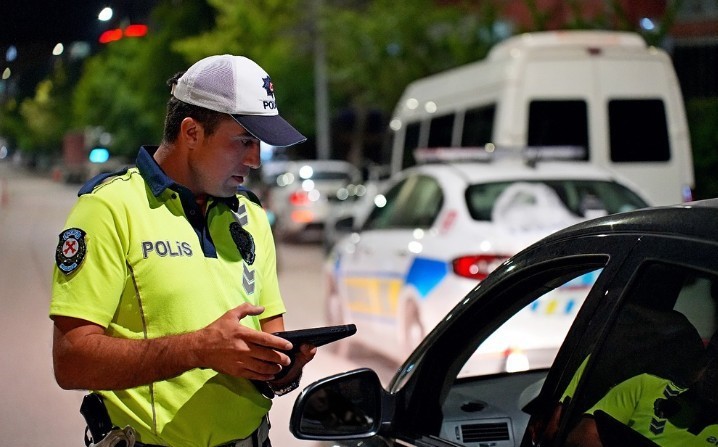 Isparta’da asayiş uygulamasında ruhsatsız av tüfeği ele geçirildi