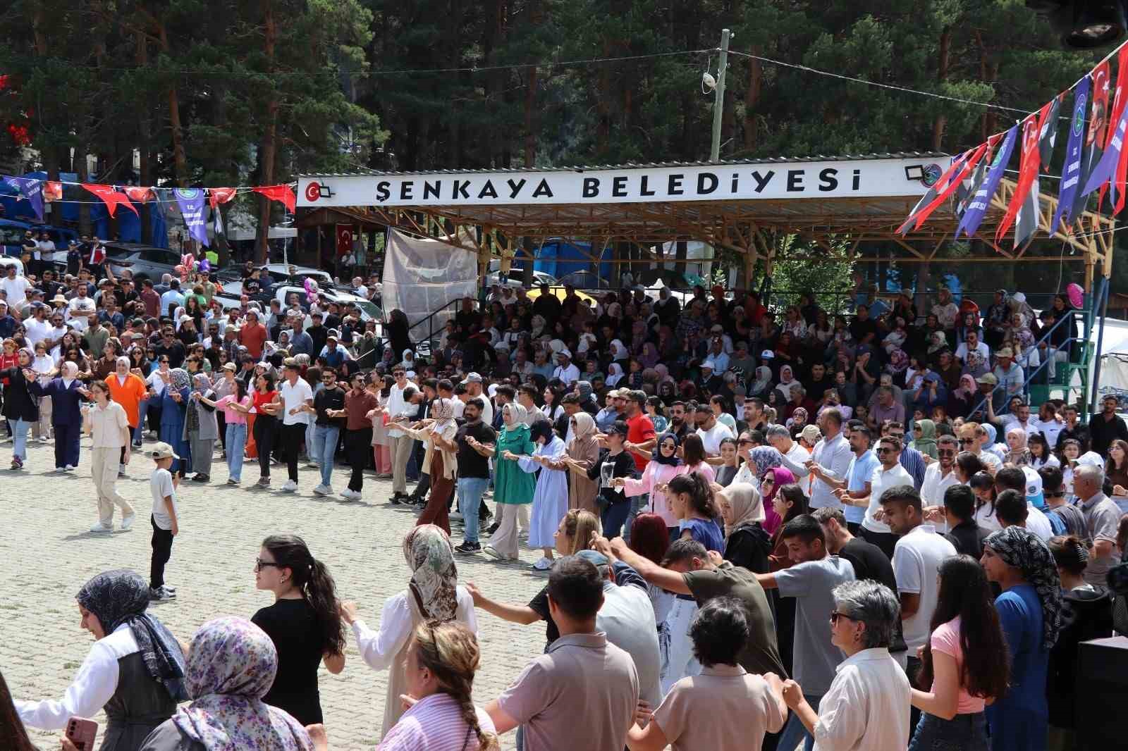 Erzurum’da Bal Festivali’ne yoğun ilgi