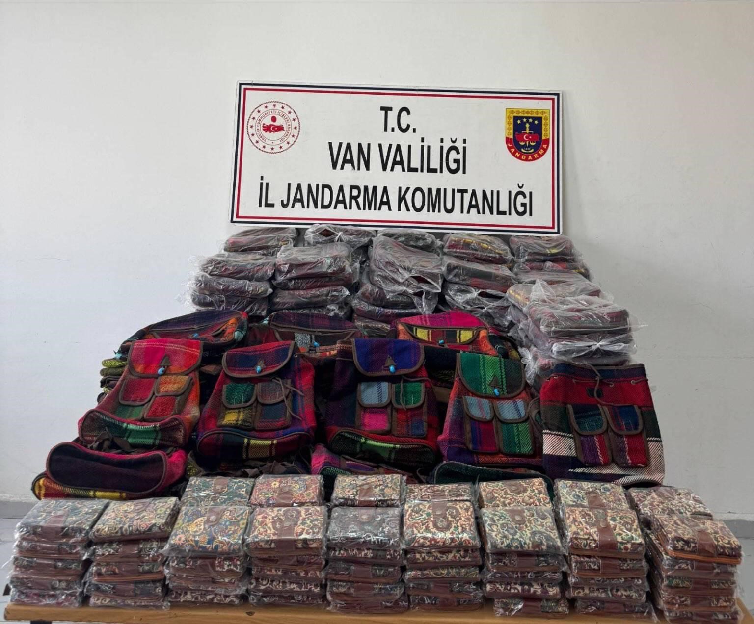 Van’da gümrük kaçakçılığı operasyonu