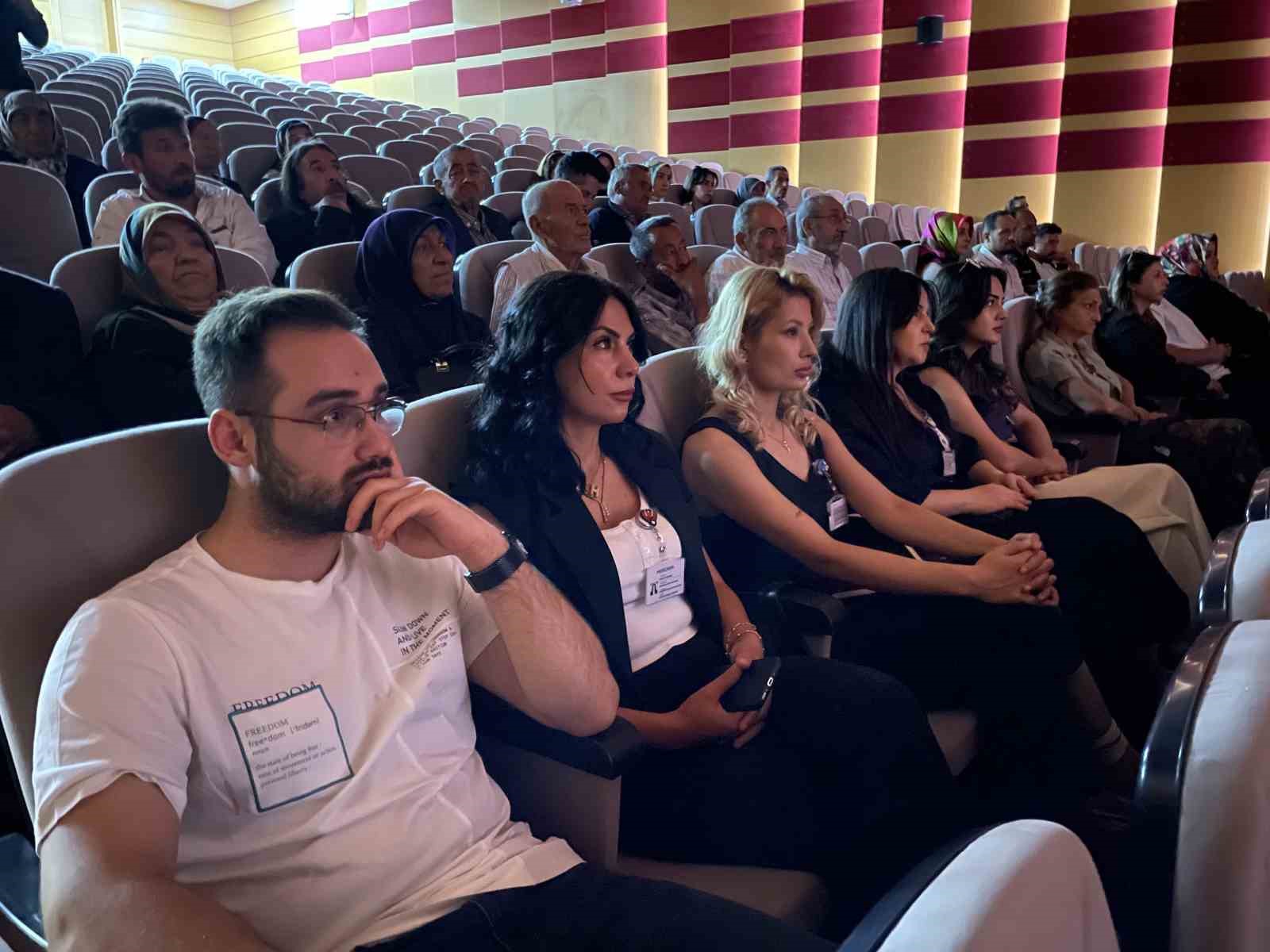 Sivas&rsquo;ta b&ouml;brek nakli ve diyaliz s&uuml;reci eğitimi d&uuml;zenlendi
