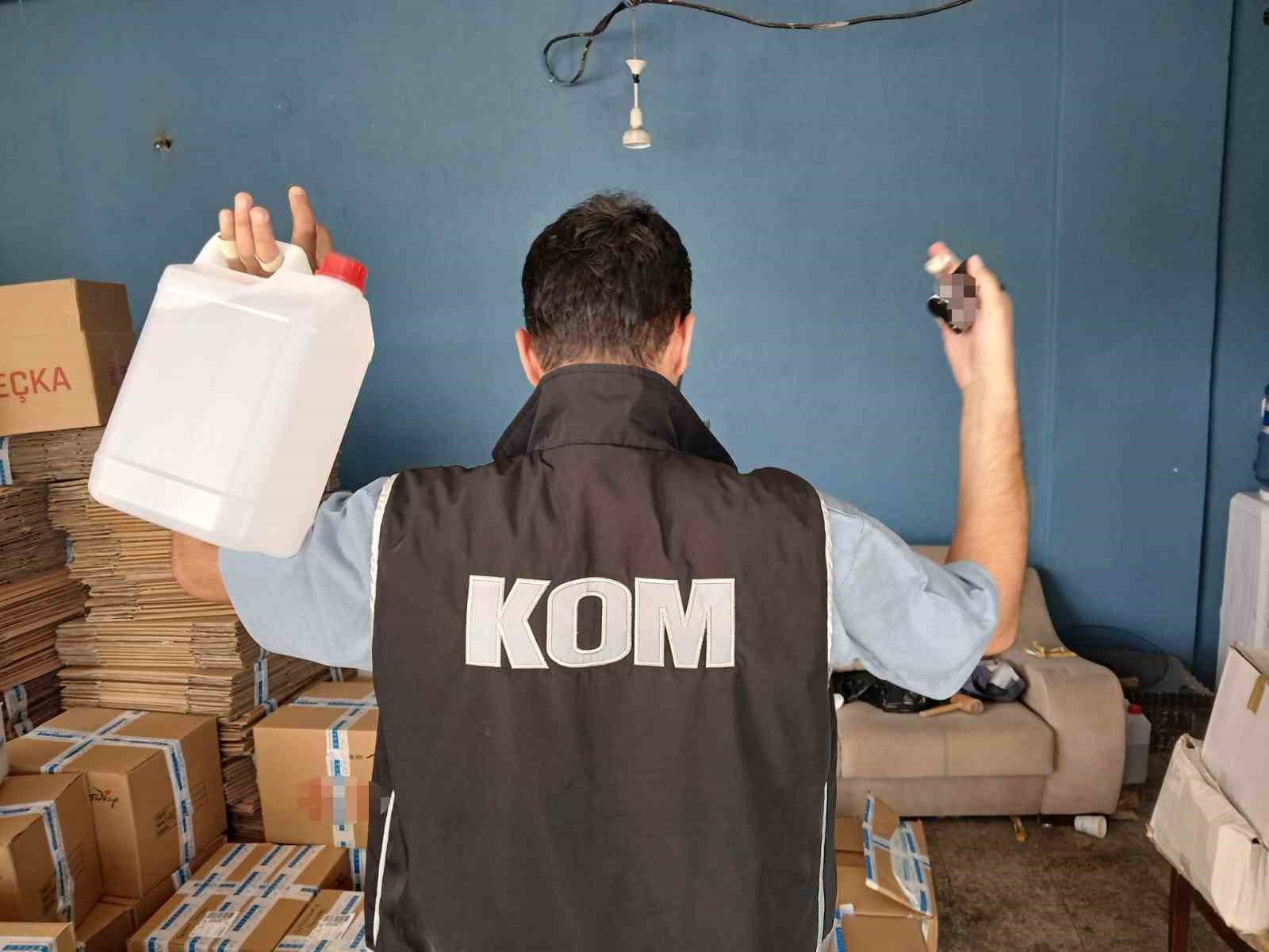 İzmir’de depoda ele geçirilen 5 ton sahte alkole 1 tutuklama