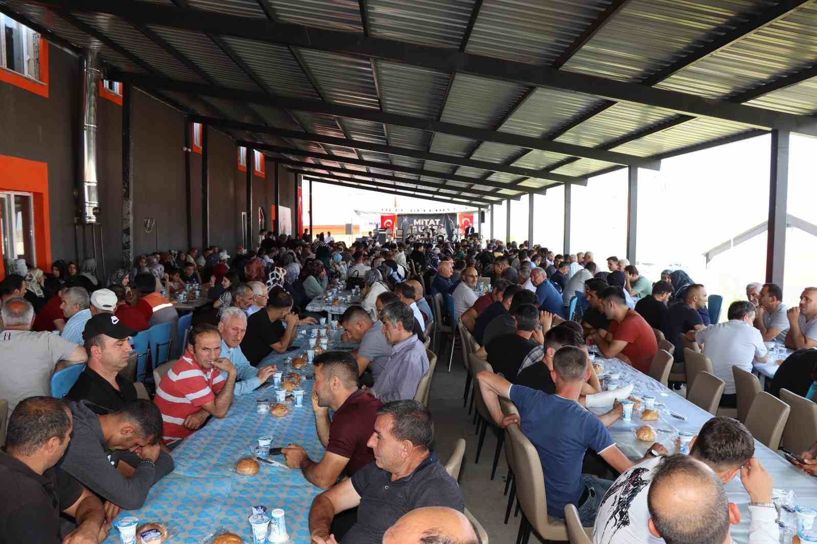 Güzel kardeşlerden babalarına vefa