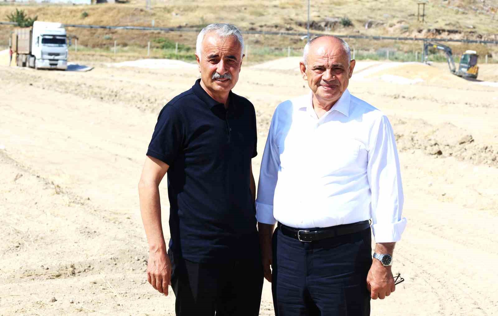 Başkan Öztürk ve Ziraat Odası Başkanı Genç’ten TMO Alım Noktası’na ziyaret