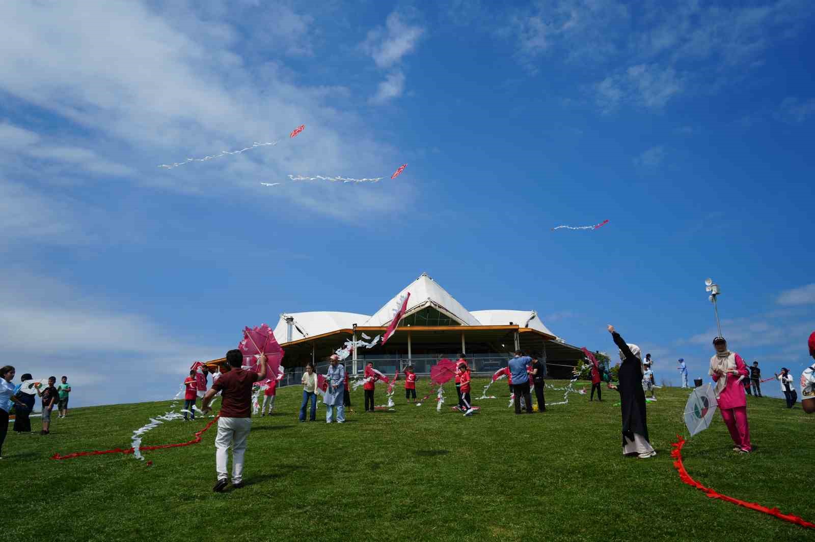 Samsun’da Filistin’e destek için gökyüzüne uçurtmalar bırakıldı