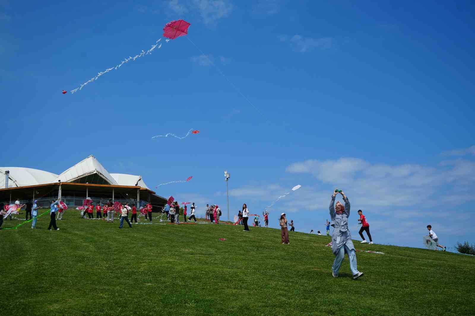 Samsun&rsquo;da Filistin&rsquo;e destek i&ccedil;in g&ouml;ky&uuml;z&uuml;ne u&ccedil;urtmalar bırakıldı
