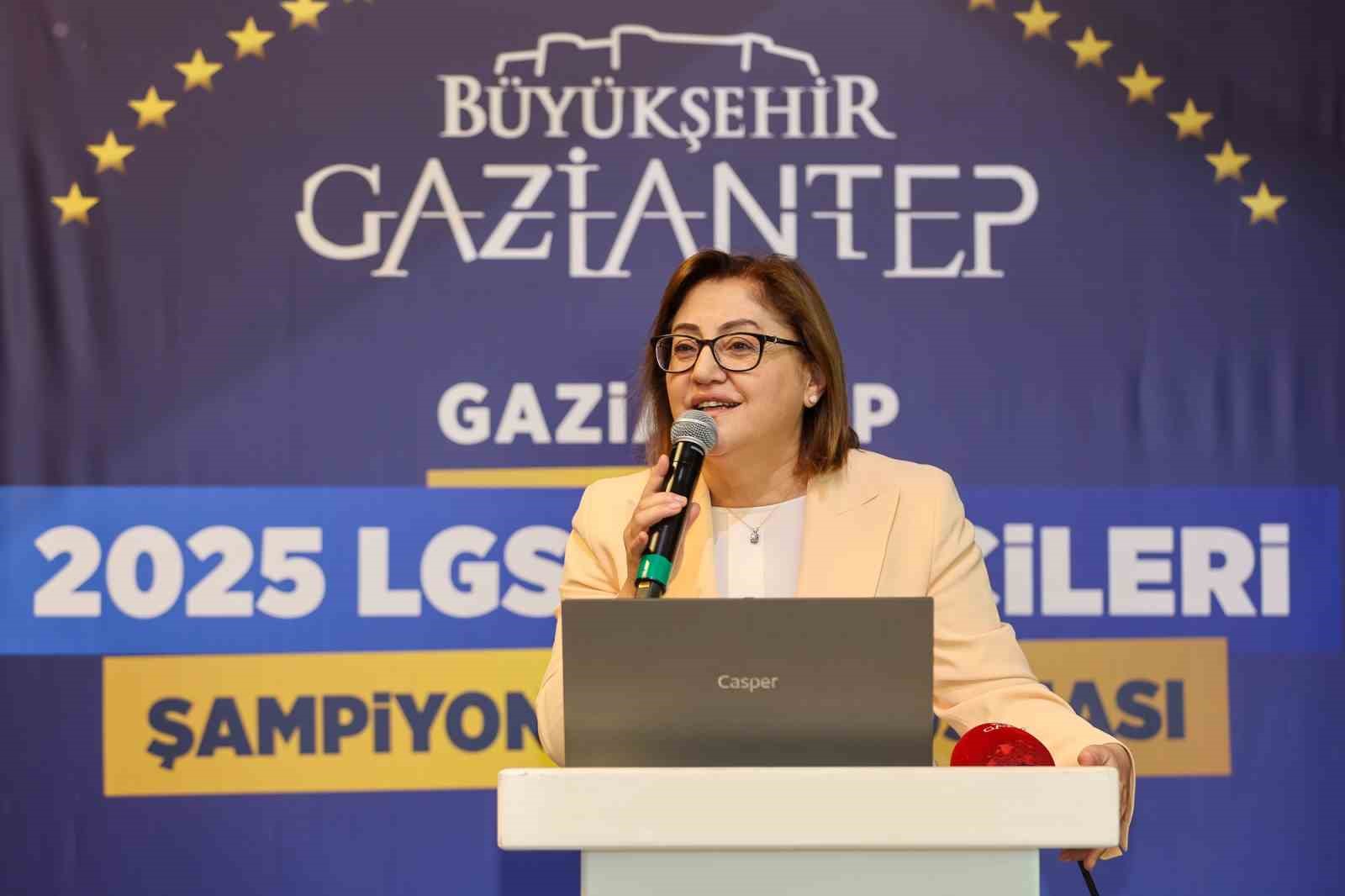 Gaziantep Bykehirden "Gaziantep 2025 LGS birincileri ampiyonlar bulumas"
