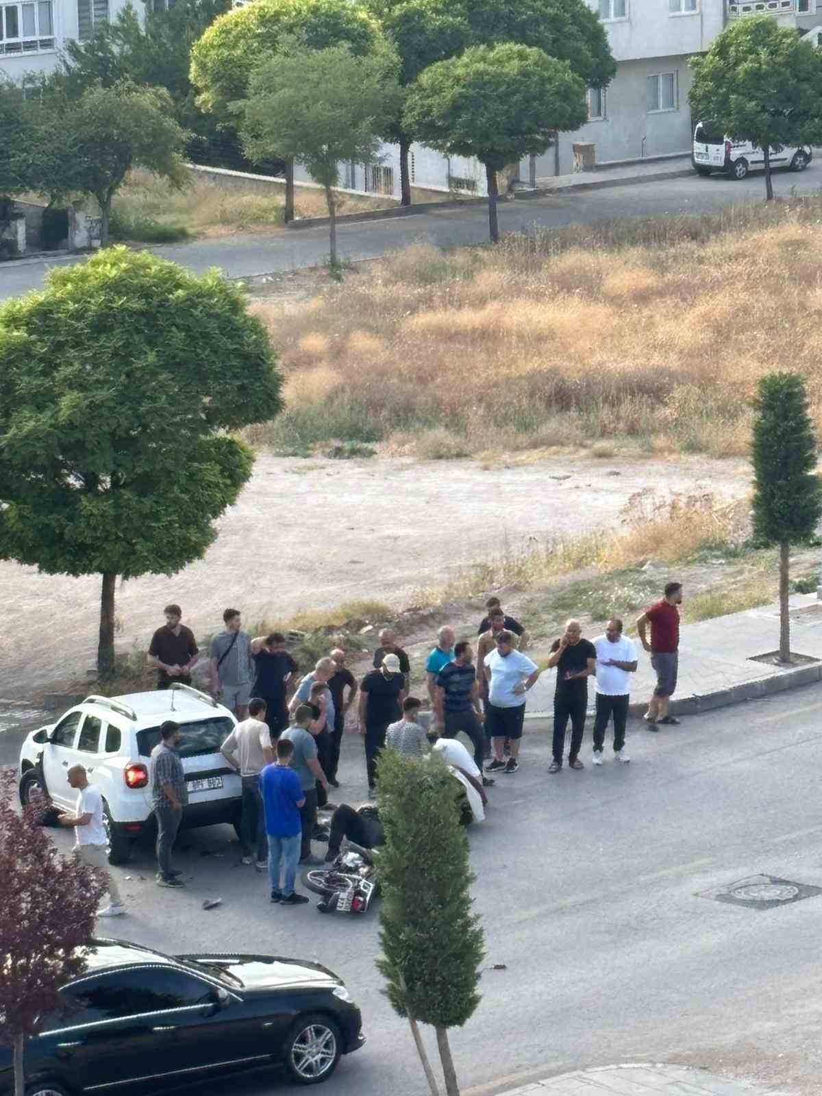 Otomobil ile motosiklet &ccedil;arpıştı 2 yaralı
