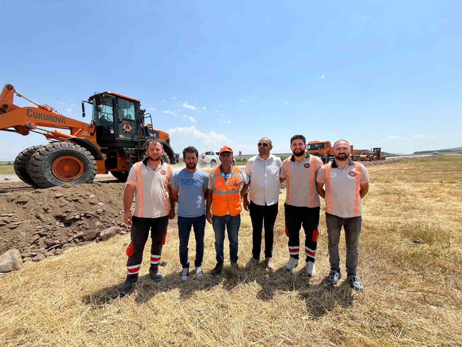 Karayolları Kayaköprü-Ani Ören Yeri yolunu genişletiyor