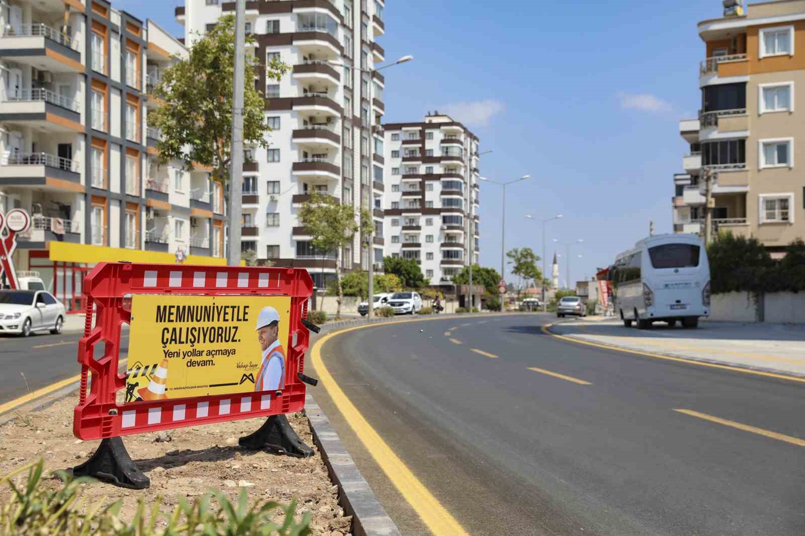 Tarsus’un önemli caddesinde 2. etap çalışmaları tamamlandı