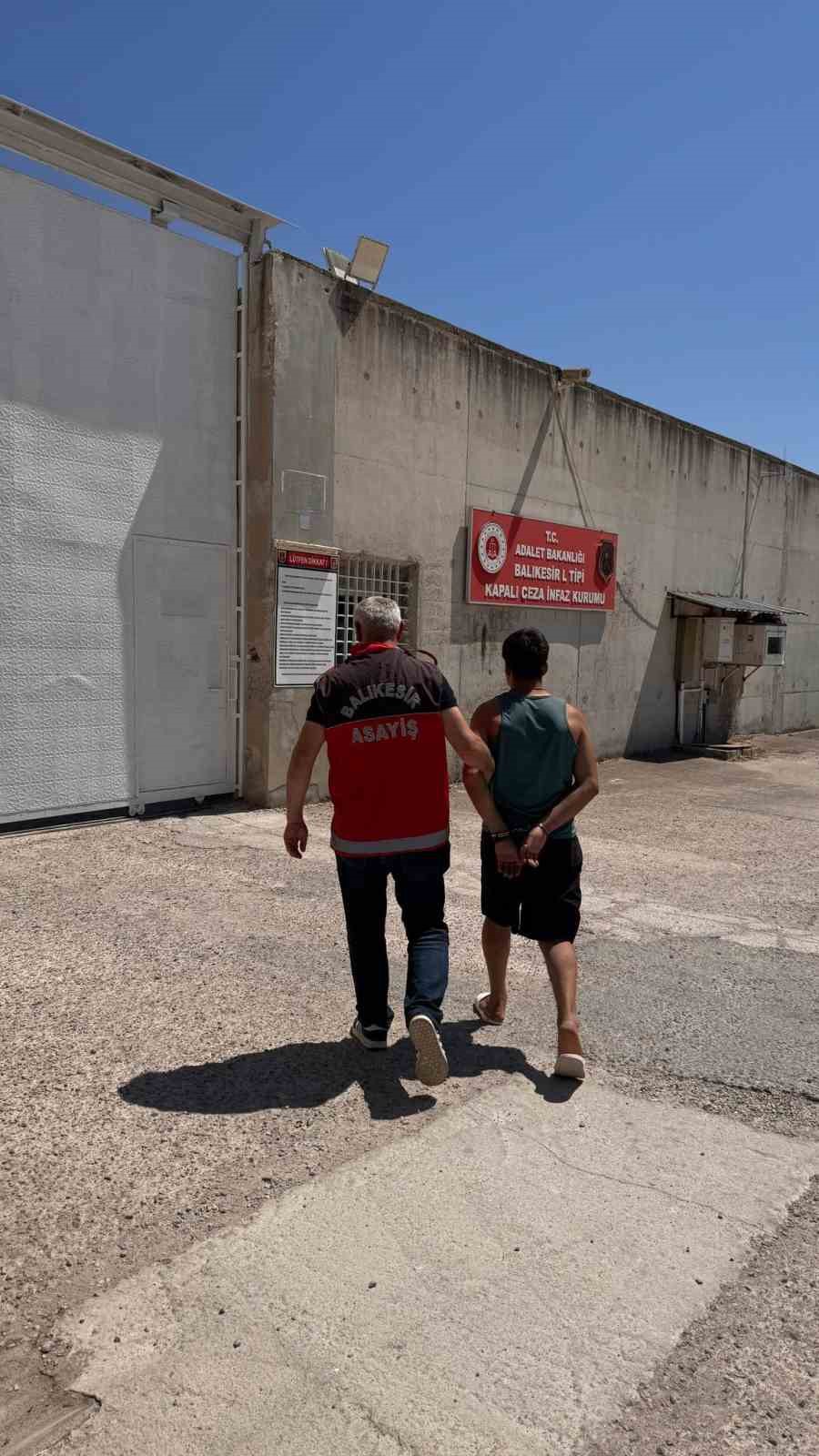 104 yıl hapis cezası alan firari yakalandı
