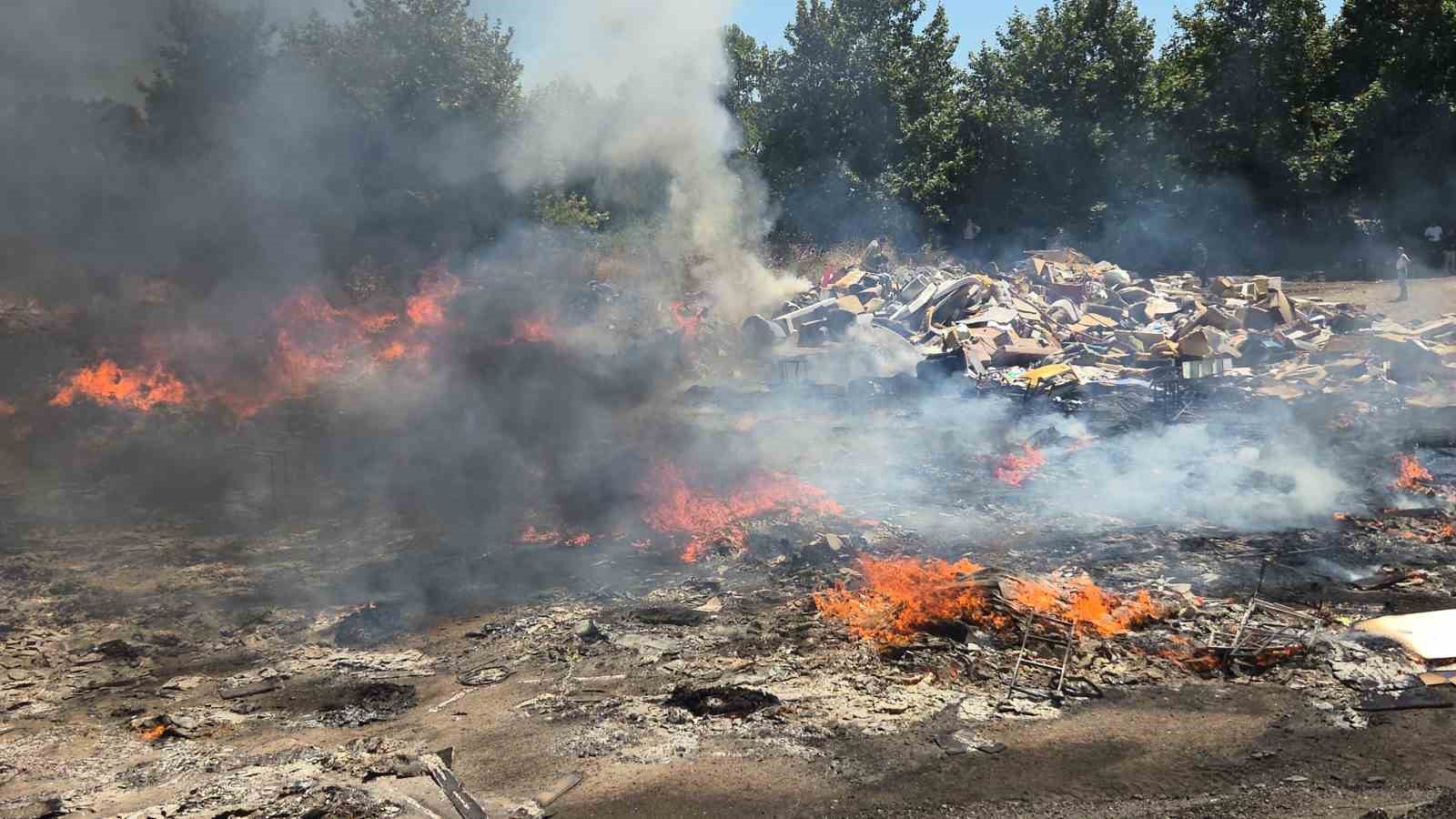 Katı atık depolama alanında yangın
