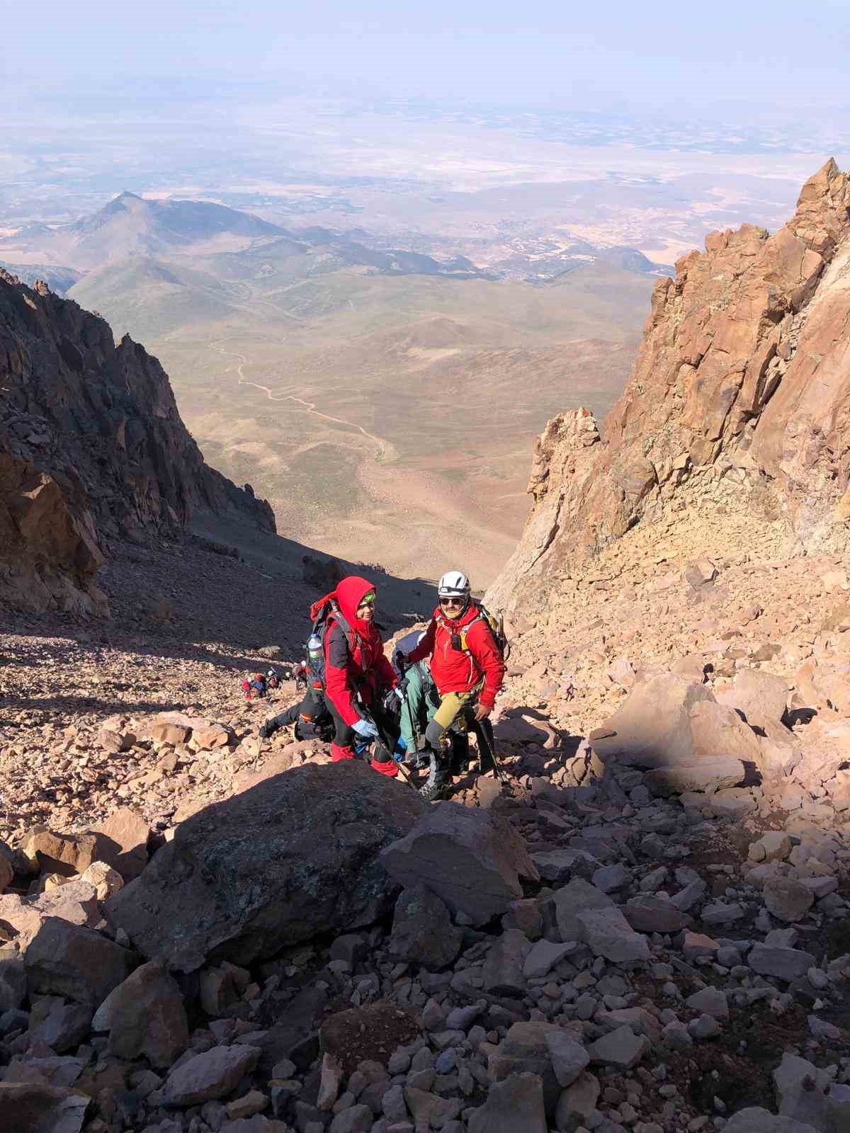 Hacılar’ın zirvesinde azim, dayanışma ve doğa sevgisi buluştu