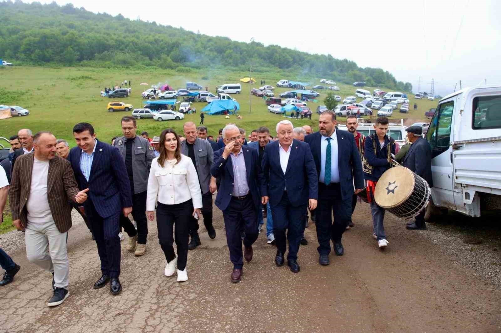 Şenlikte Başkan Güler’e sevgi seli