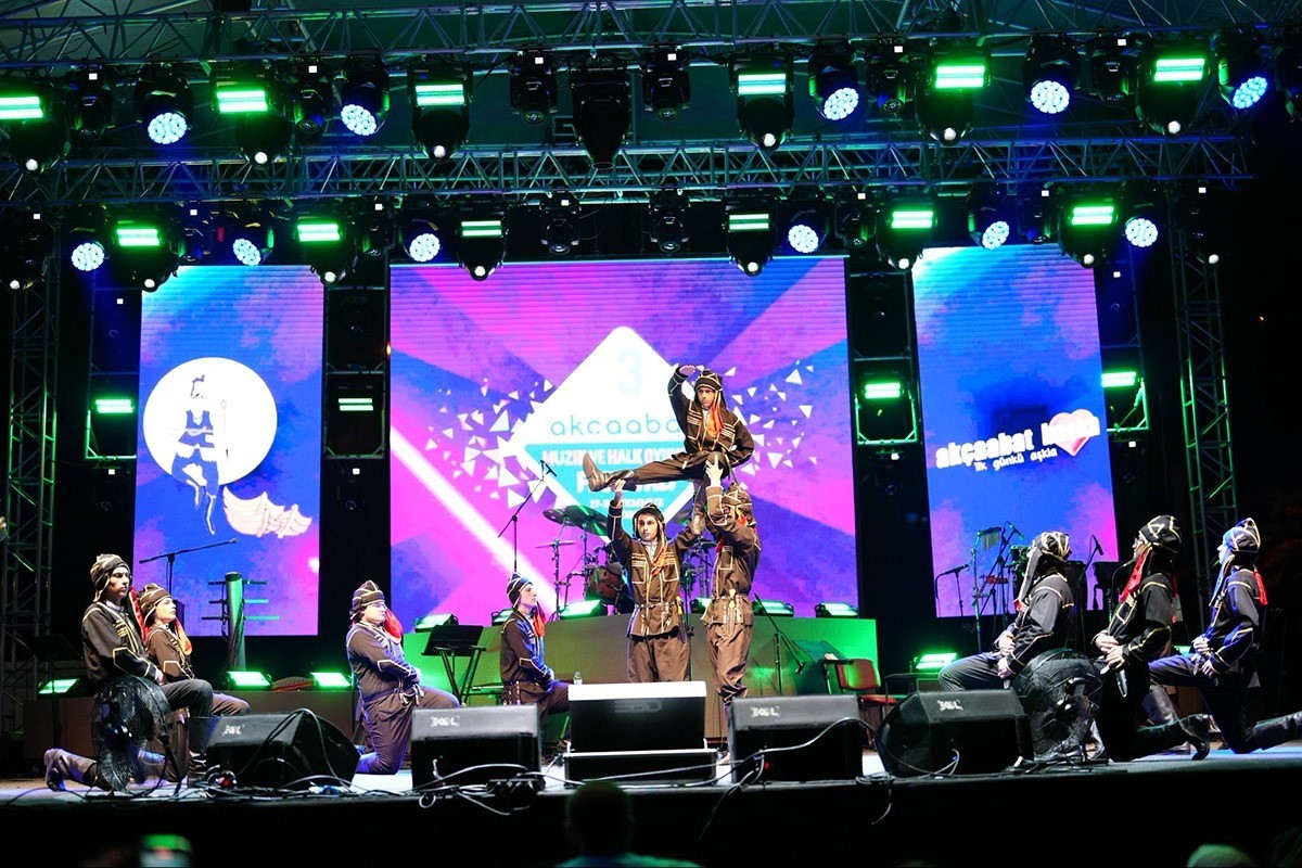 33. Uluslararası Akçaabat Müzik ve Halk Oyunları Festivali coşkuyla sona erdi
