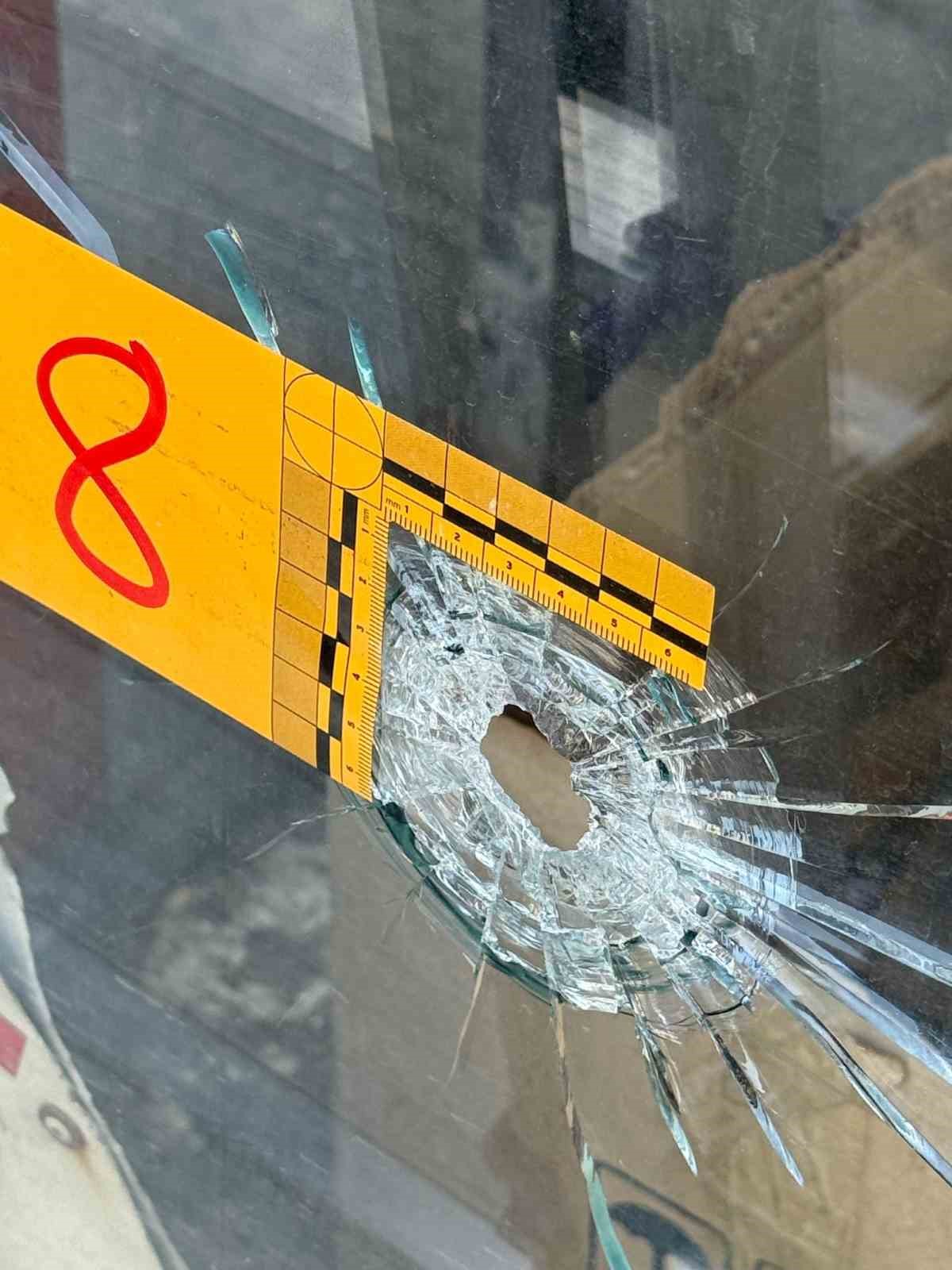 Isparta’da hırdavatçı dükkanı kurşunlandı