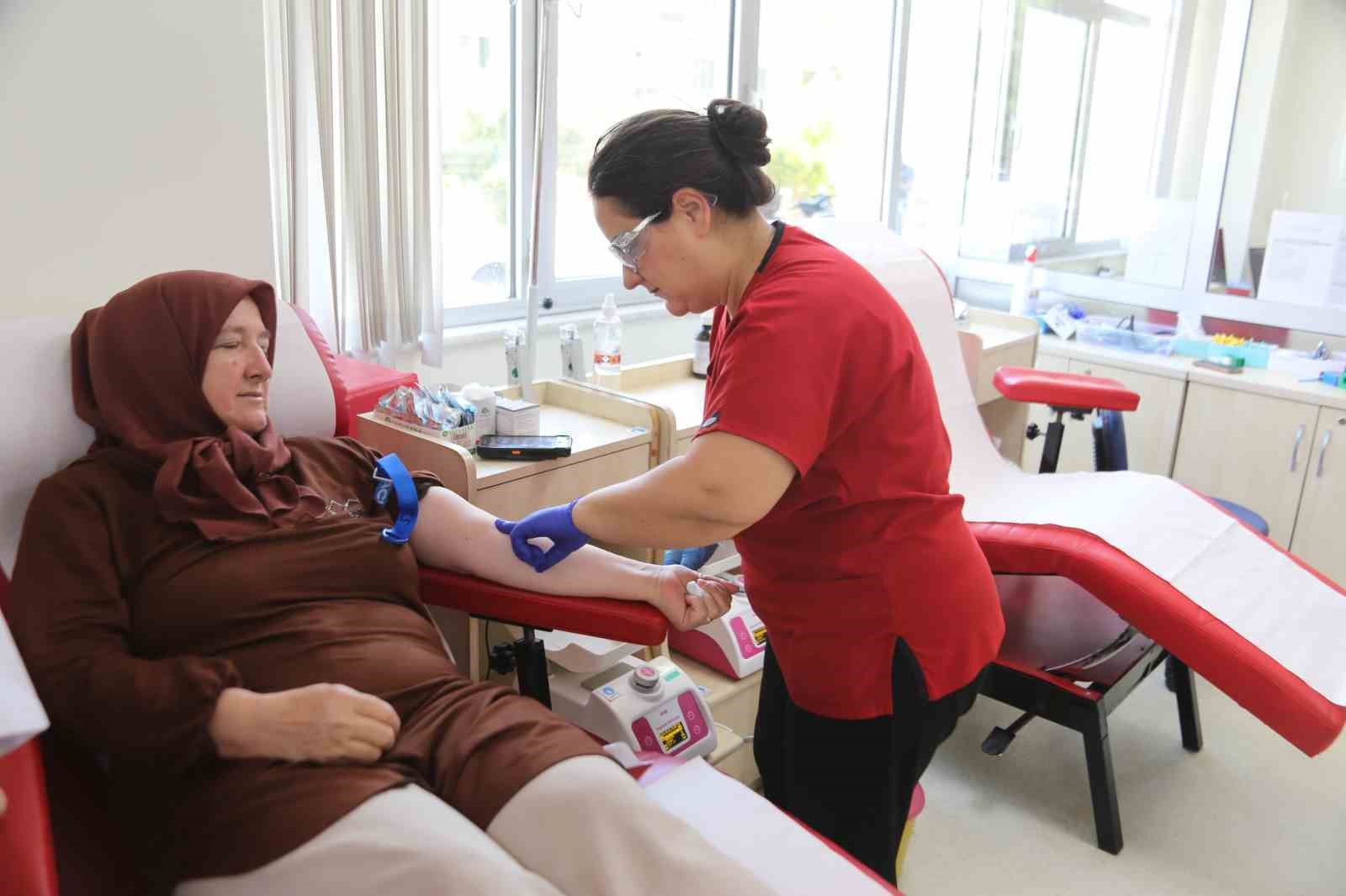 Aşırı sıcaklar kan bağışlarını olumsuz etkiliyor
