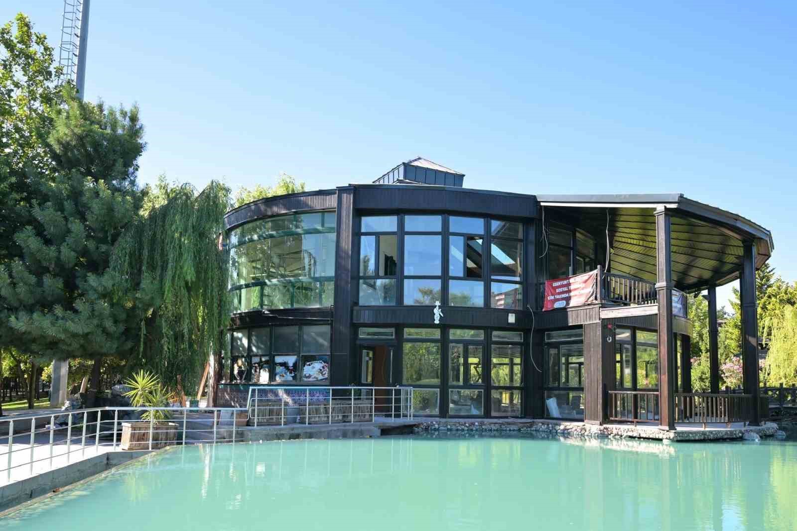 Esenyurtlu gençlere müjde: Vatan Kitap Kafe ağustos sonunda hizmete açılıyor