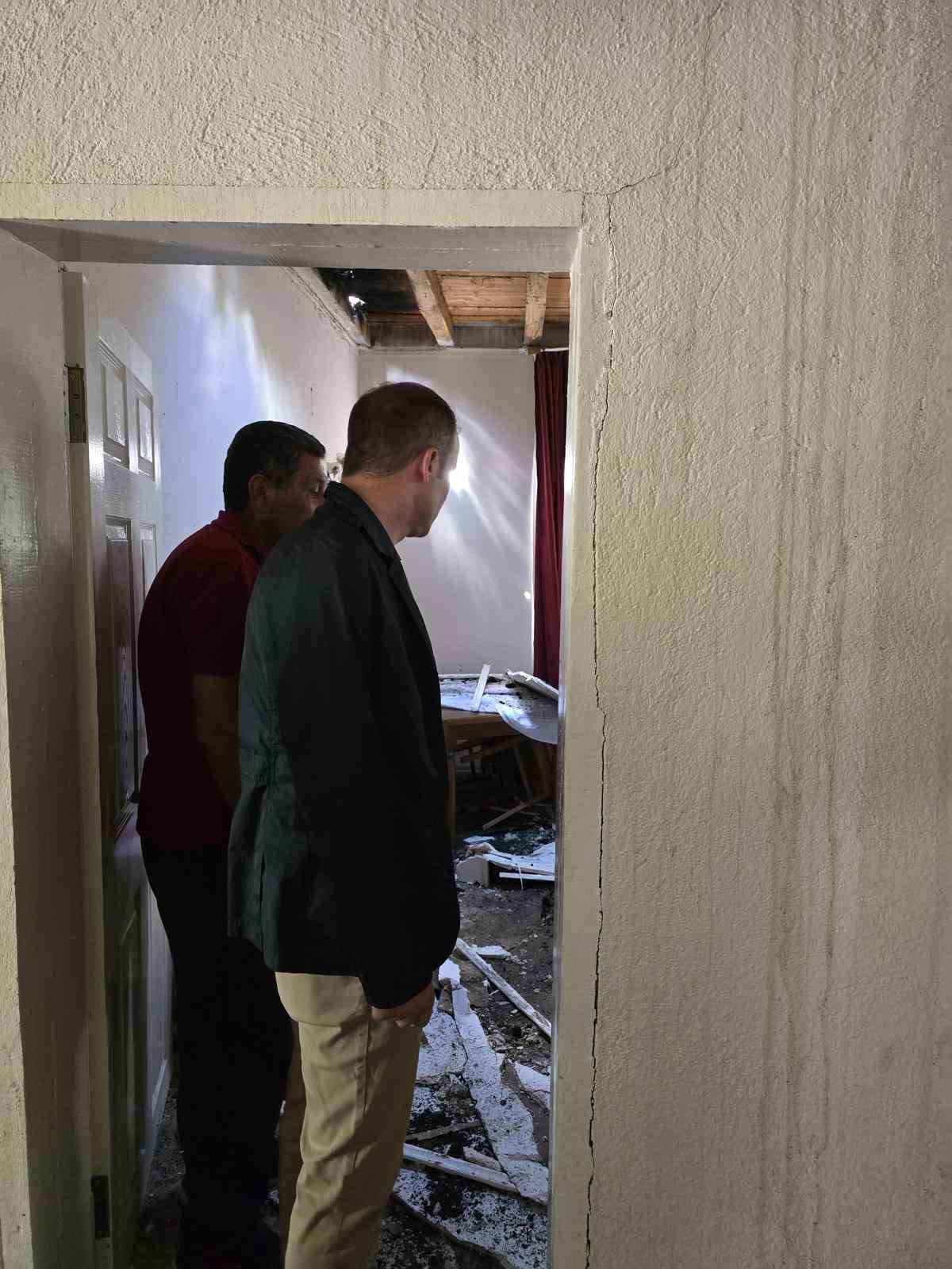 Kaymakam Dinçer, yangında zarar gören alanı yerinde inceledi