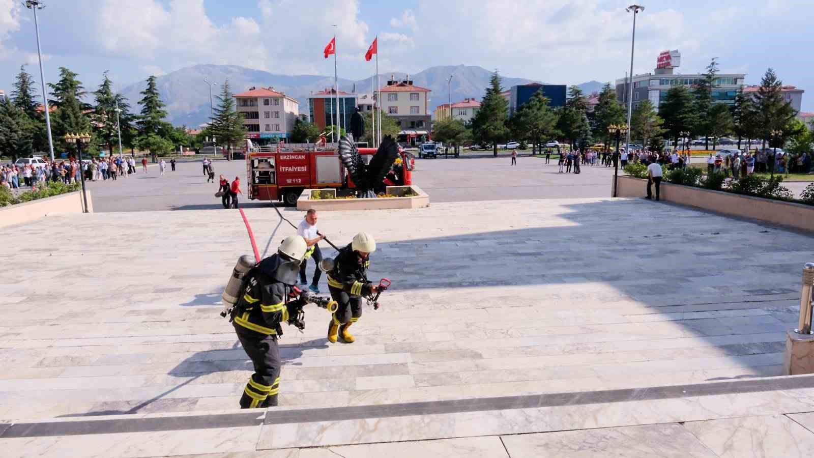 Erzincan’da yangın, kurtarma ve tahliye tatbikatı yapıldı