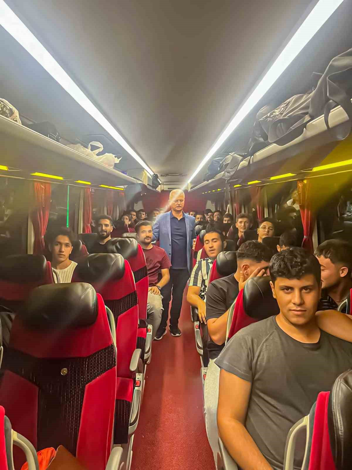 Muşlu gençler Rize Fındıklı Kampı’na uğurlandı