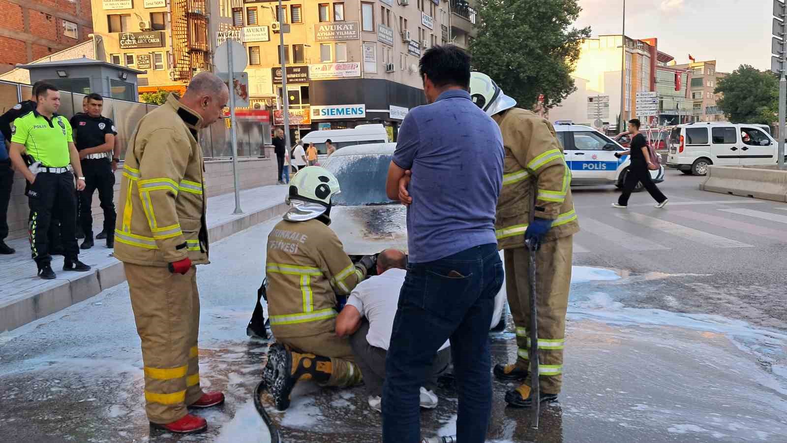 Kırıkkale’de seyir halindeki otomobil yandı