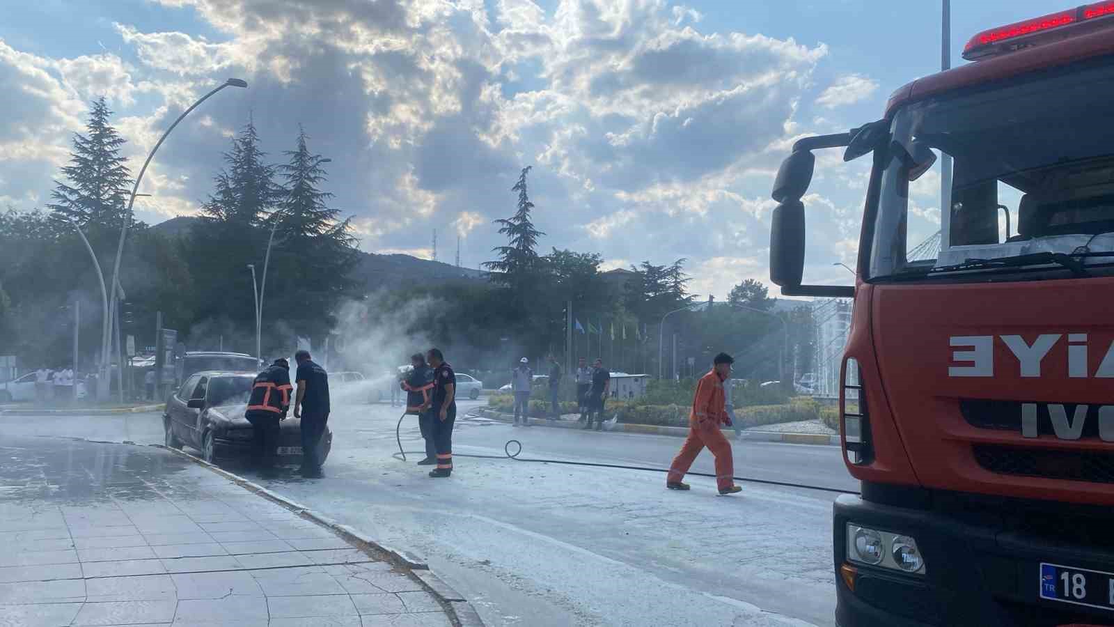 Çankırı’da seyir halindeki otomobil yandı