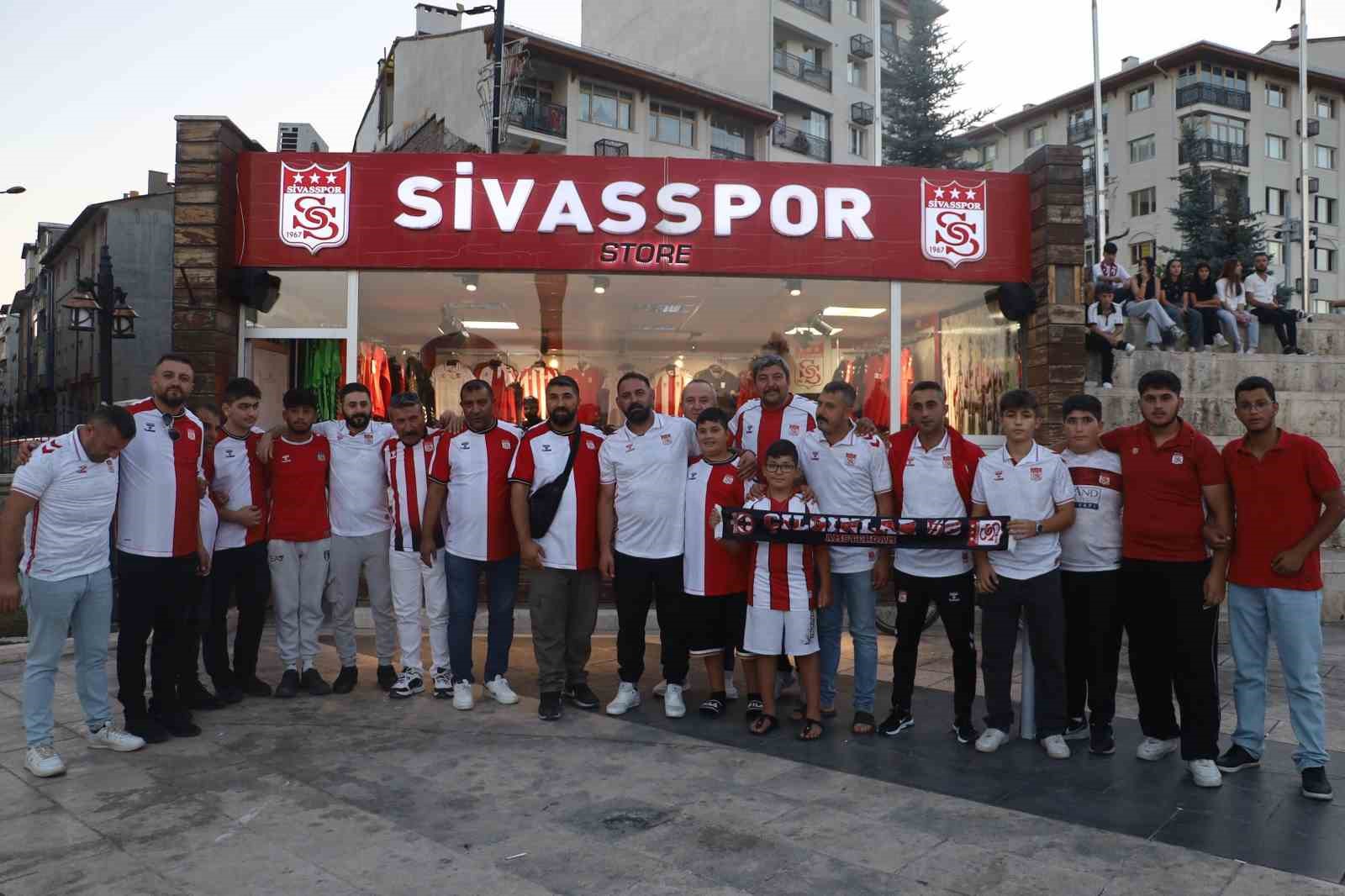 Sivasspor’a taraftarlardan anlamlı destek