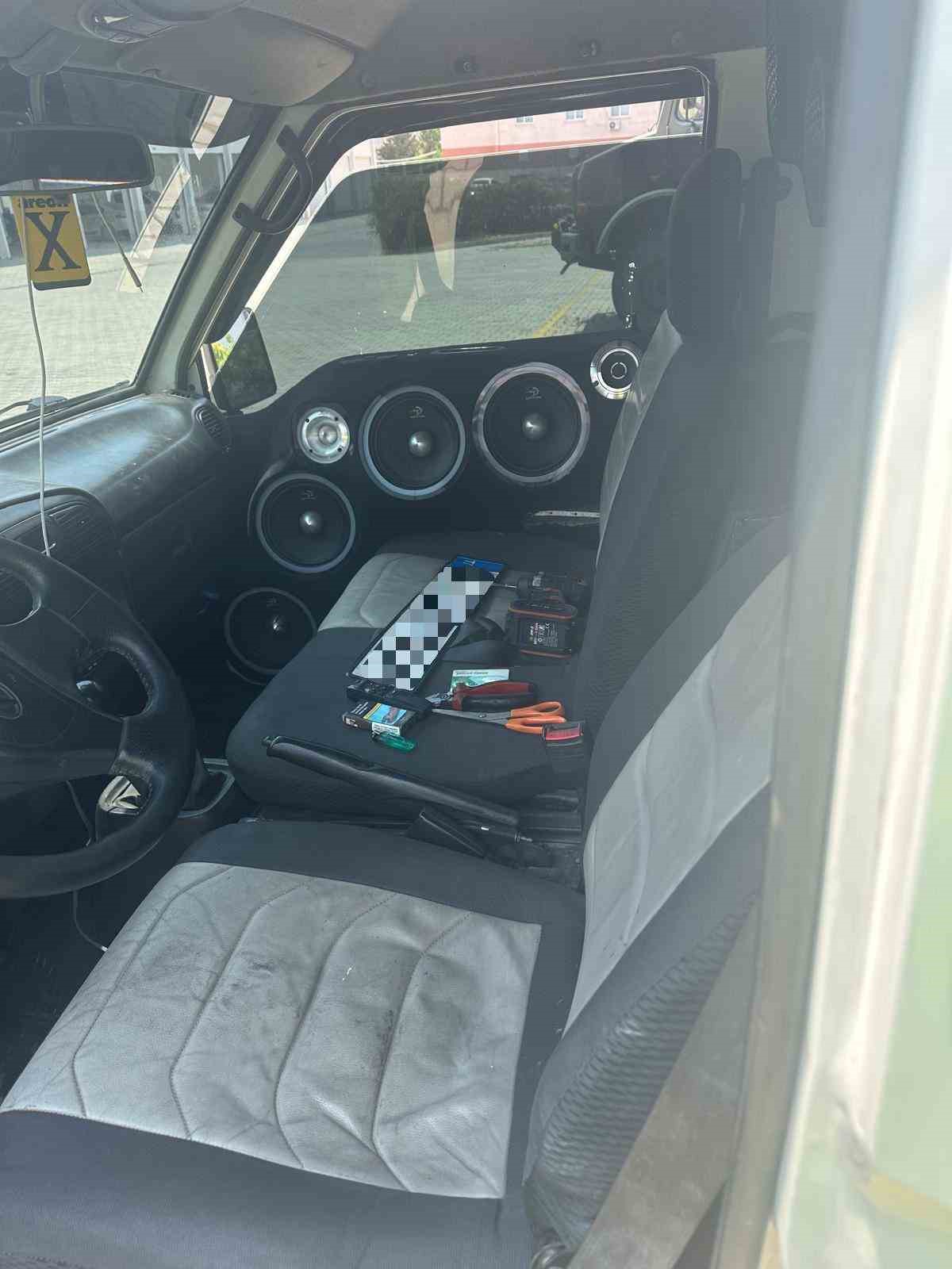 Alanya’da trafiği tehlikeye atan sürücüye ceza yağdı