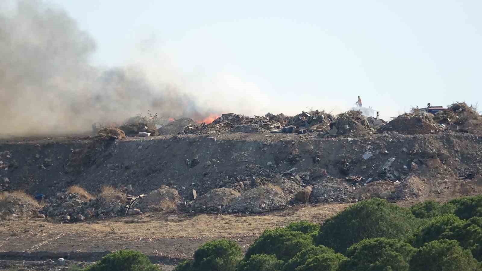 Balıkesir’de çöp depolama tesisinde yangın