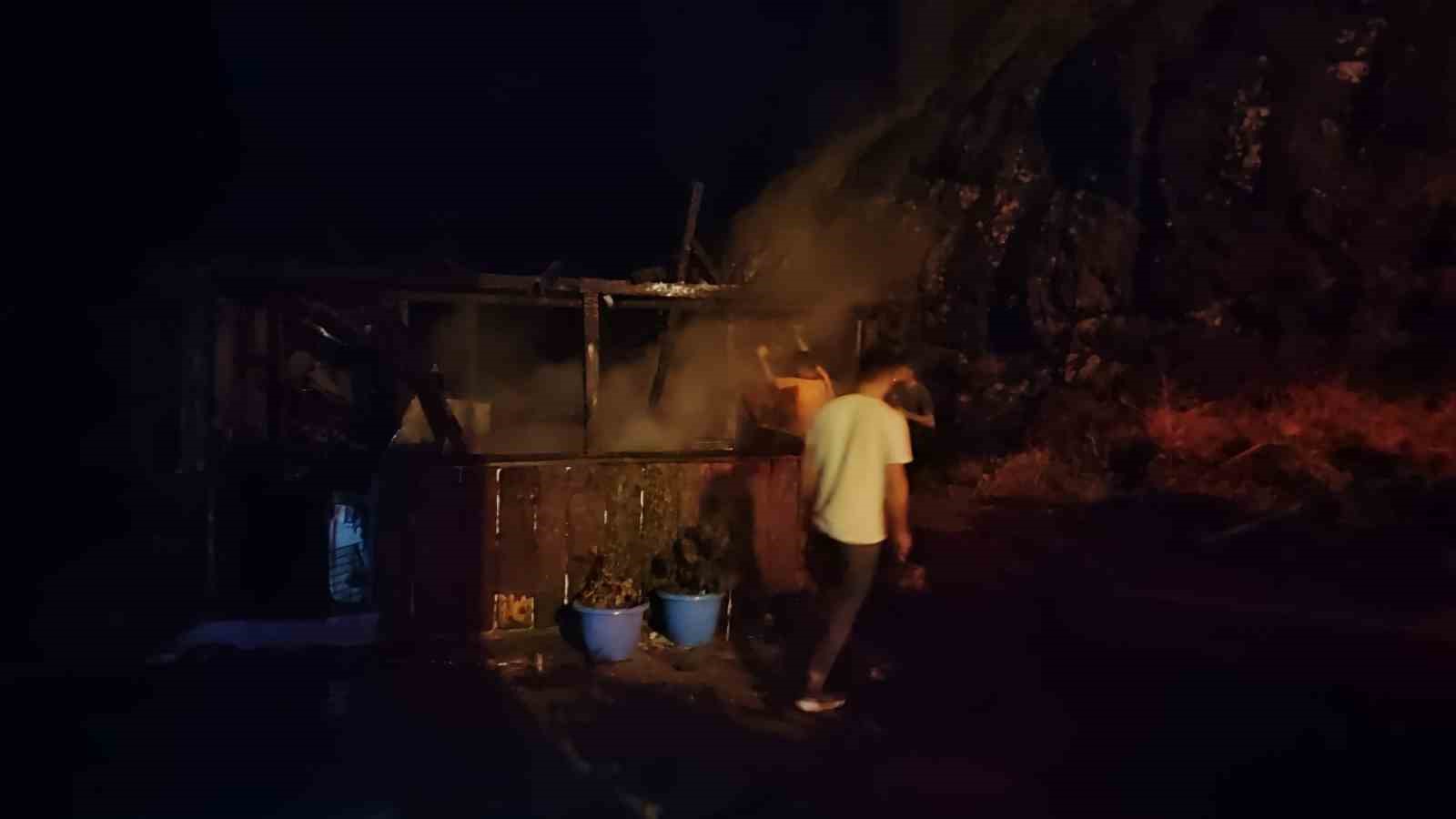 Giresun’da bir iş yeri çıkan yangında kullanılmaz hale geldi
