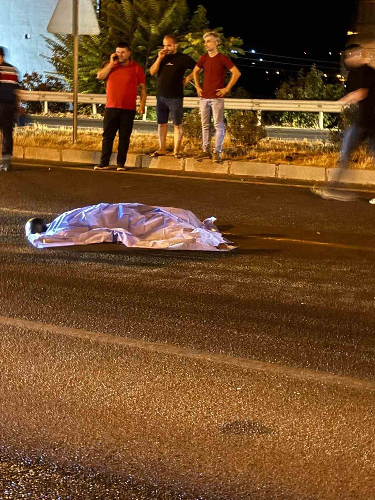 Motosikletten düşen adam hayatını kaybetti