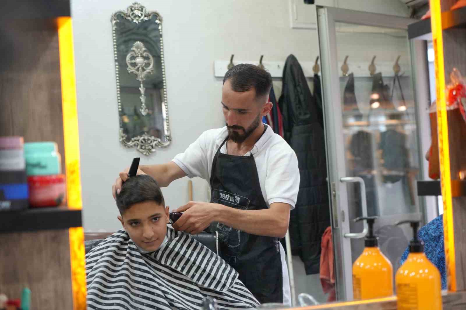 4 kez denedi olmadı beşinci YKS denemesinde annesinin okunmuş suyu umut oldu: "Annemin duaları yetti"